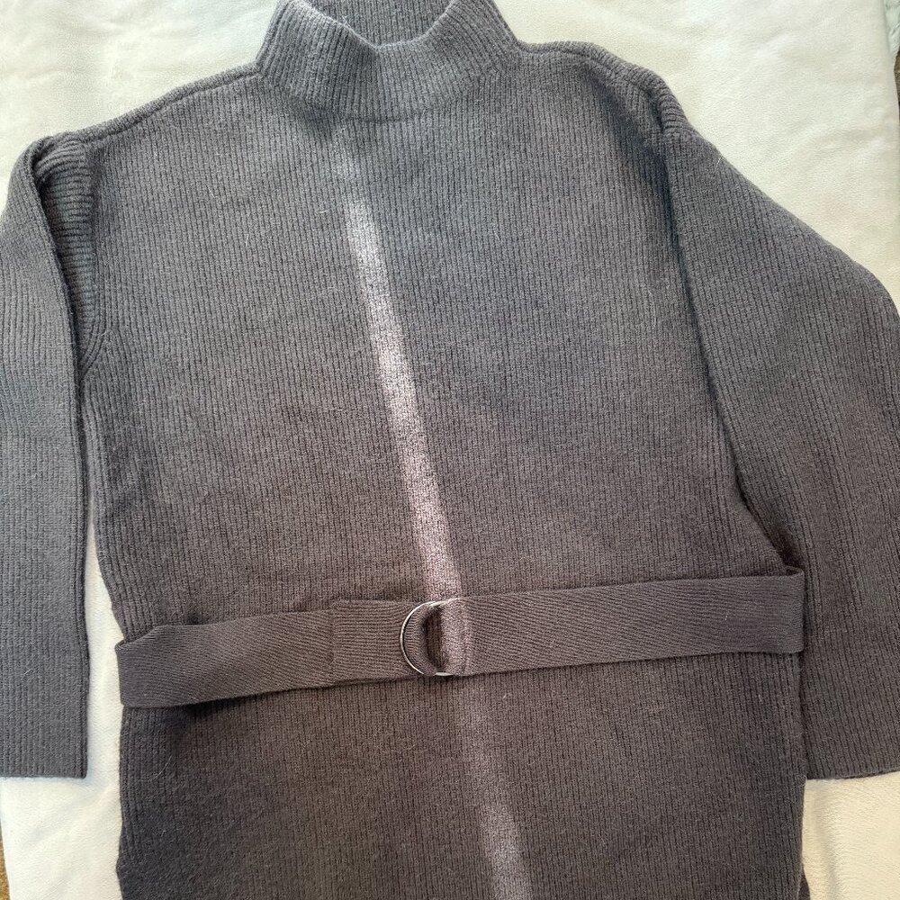 Like new Extremely soft Ann Taylor turtle neck top with belt waist
